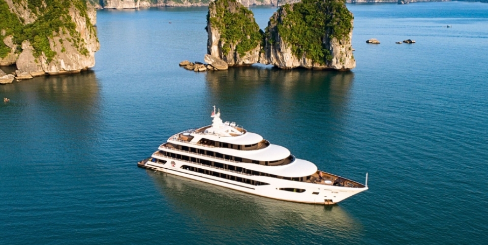 Luxury Cruises in Halong bay, Vietnam